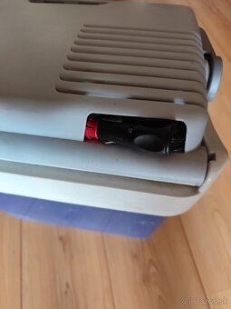 Predám autochladničku Sencor 12V/230V 37W - 3