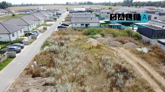 Stavebný pozemok 507m2, vydané stavebné povolenie, všetky I - 3