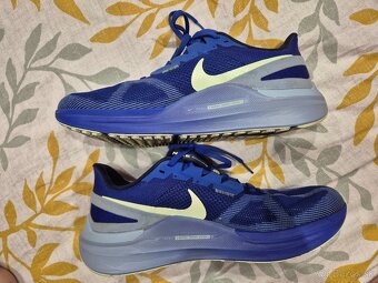 Nike Structure 25 - 3