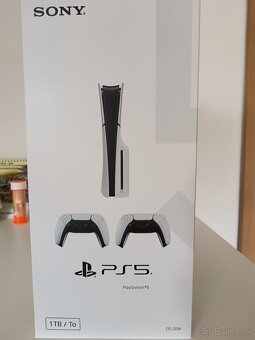 PlayStation 5 (Slim) + 2× DualSense bezdrôtový ovládač - 3