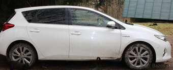 Toyota auris hybrid 1,8 - 3