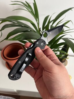 Čierny zatvárací nôž Para Military 2 G10 - 3