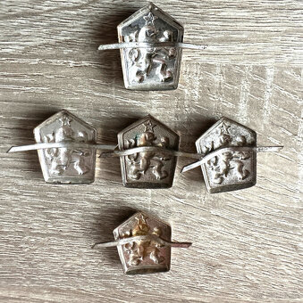 lev čepicový ČSSR odznaky staré 5ks - 3