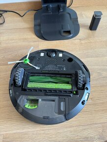 Predam roboticky vysavac Roomba i7 - 3