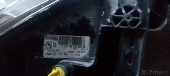 Predam original svetla na Peugeot 207 cena za obe 100€ - 3