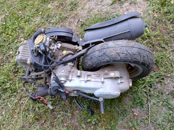 Predám motor na Piaggio Zip 50 4T - 3