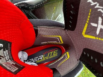 Bauer Hyperlite – nové, vel. 7 (EU 42), Fit 3 - 3