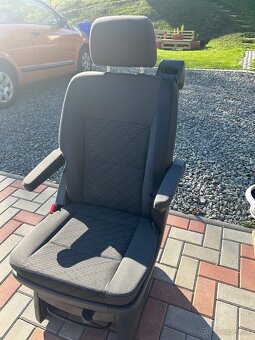 Otočné sedadlo z VW MULTIVAN - 3
