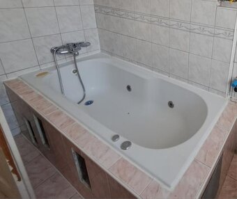 ZĽAVA Na predaj 3-izbový rodinný dom v centre Komárna LRo- - 3