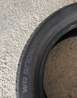 Predám 4ks zimné pneu Nokian Snowproof 215/50 r18 - 3