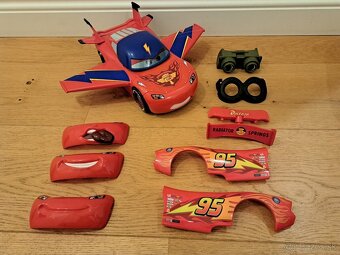 McQueen auto s nahradnymi dielikmi - 3