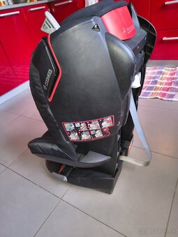 Zachovavalá autosedačka Maxi Cosi Tobi - 3