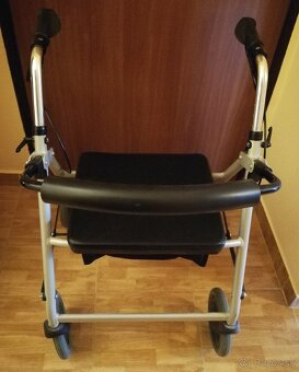 Rolátor/kolieskové chodítko pre seniorov - 3