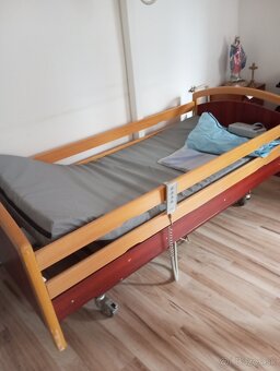 Ponúkam na predaj polohovateľnu posteľ. - 3