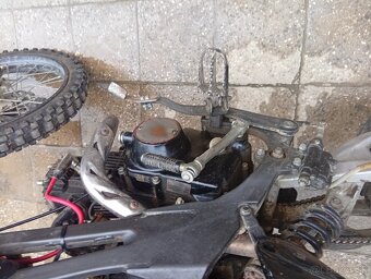 Predám motorku PITBIKE 125CM 4-takt - 3