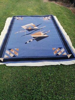 koberec modrý 255 x 180 - 3