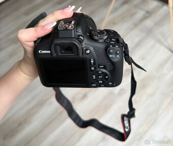 Canon EOS 2000D - 3