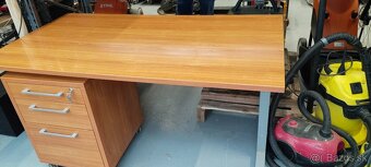Pracovný - kancelarsky stôl - 3
