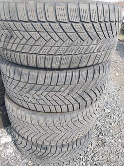 225/45R17 - 3