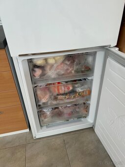 Predám chladničku s mrazničkou - 3