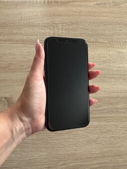 Predám iPhone 11, 64 GB čierny - 3