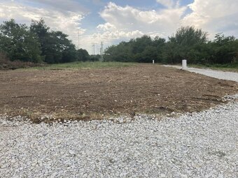 Stavebný pozemok 517 m² – Čaňa, slepá ulica, výborné rozmery - 3