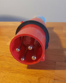 vidlica 63A  4-pólová - 3