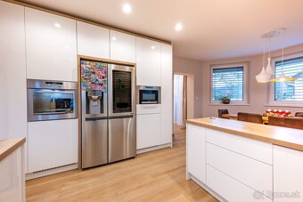 Exkluzívna rodinná vila Bošáca - 3