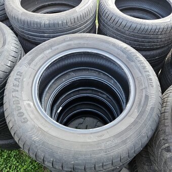 215/65 r16 Good year,,.. - 3