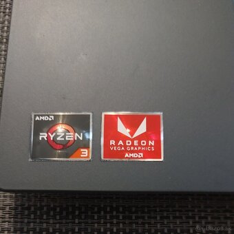 Predám notebook lenovo - 3