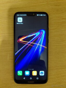 Huawei P20 tenký - 3