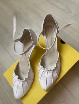 Predám svadobne biele sandále - 3