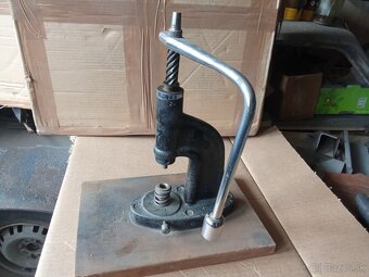 Predám vretenový lis VEKO - 3