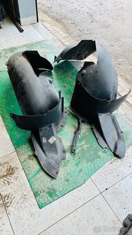 Predám predné podblatniky na VW Passat B6 - 3