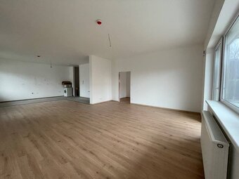 NA PREDAJ: 2-IZBOVÝ APARTMÁN S PREDZÁHRADKOU, Jána Ondruša, - 3