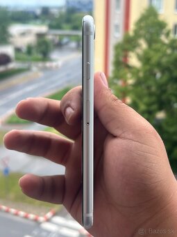 iPhone SE - 3
