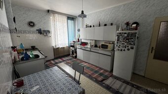 VEĽKÝ RODINNÝ DOM / DVOJDOM – NA HRÁDKU - 3