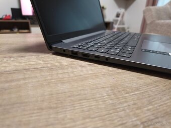 Lenovo Ryzen 512GB Windows 11 Top Stav, Záruka - 3