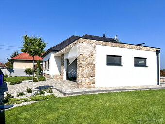 Reality KOMPLEX s.r.o. ponúka na PRENÁJOM exkluzívny rodinný - 3