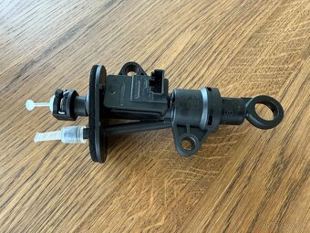 Nový hlavný spojkový valec VW Passat B8 - 3