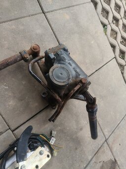 Servo Avia Daewoo v3s - 3