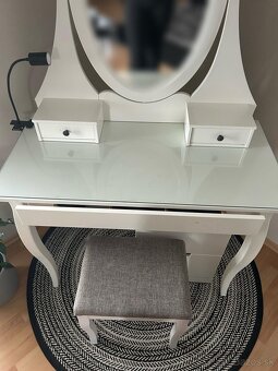 Kozmetický stolík - 3