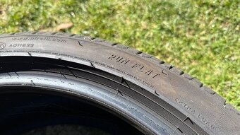 Pirelli Cinturato P7 275/35 R19 - 3