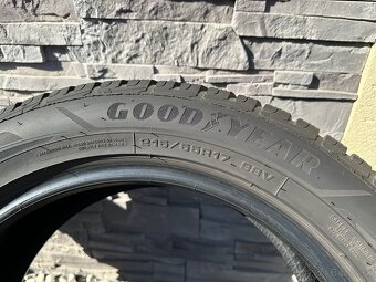 215/55 R17 98V XL zimné GOODYEAR - 3