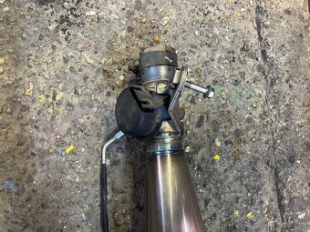 Suzuki gsxr k5 k6 1000 výfuk originál - 3