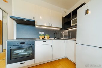 NOVÝ, SVETLÝ BYT S BALKÓNOM, PIVNICOU A GARÁŽOU,ČEREŠNE LIVI - 3