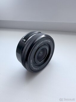 Sony E 16-50mm f/3.5-5.6 OSS II - 3