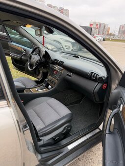 Predám Mercedes c220 na ND v celku. - 3