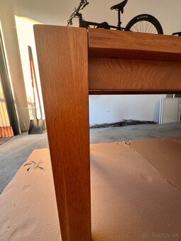 masívny jedálensky stôl so stoličkami - 3