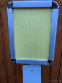 Predám stojan na dezinfekciu rúk aj s nástenkou - 3